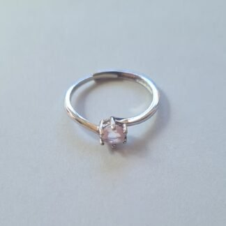 5mm Jemagic rose quartz ring on silver background