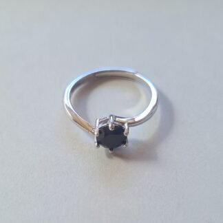Jemagic 6mm black spinel ring on silver background
