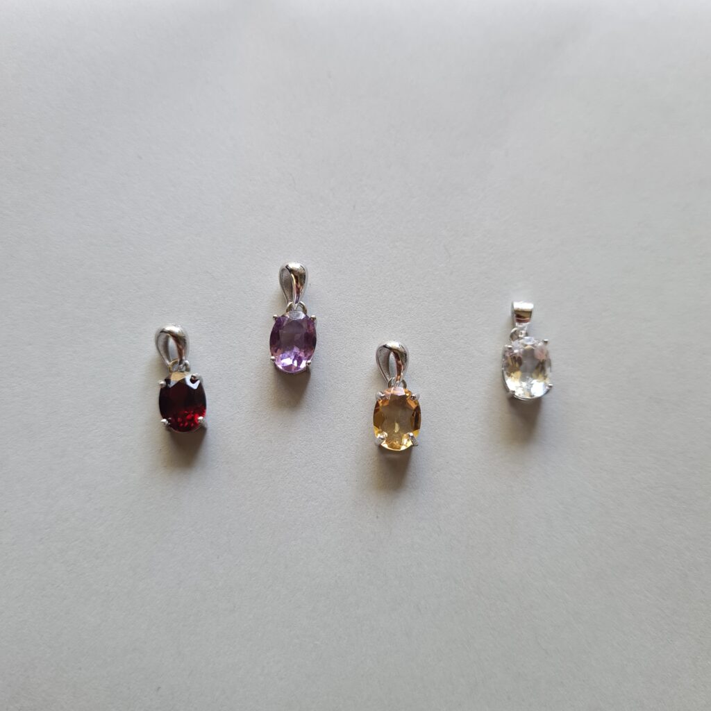 4 Jemagic Pendants