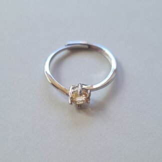 5mm Jemagic citrine ring on silver background