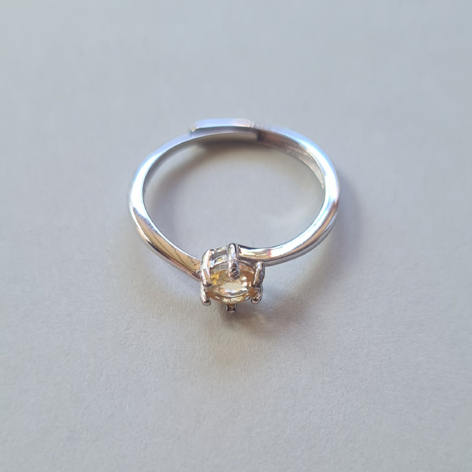 5mm Jemagic citrine ring on silver background 5mm Jemagic citrine ring on silver background