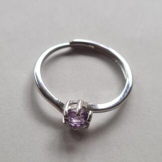 Jemagic amethyst Ring on Silver Background